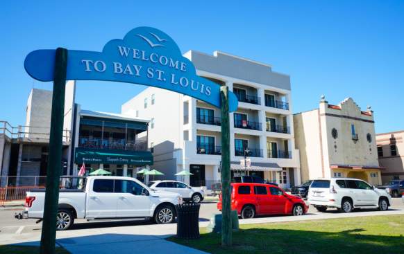 Welcome to Bay St. Louis - Popular Beach Town