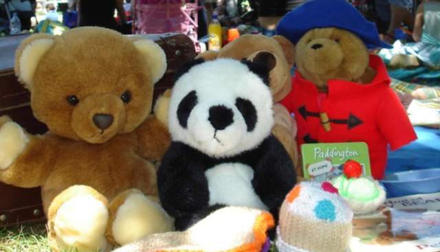 Reading Museums' Teddy Bears Picnin