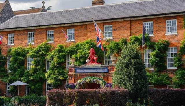 The Relais