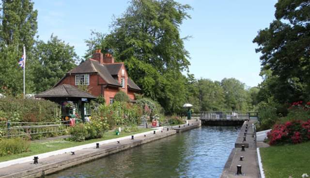 Beyond the Bend - Part 1 - Lock Keepers Gardens