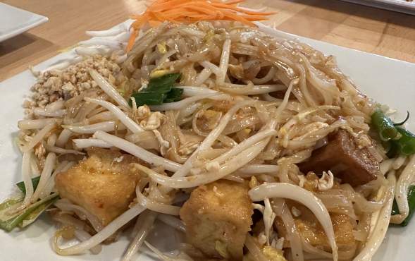 Dining Divas & Dudes Discover West Lafayette’s Thai Treasure, Kinn Thai