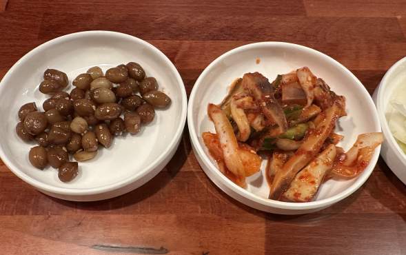 Dining Divas & Dudes Diving Into Big Bowls & Bold Flavors at 765 Korean Eats