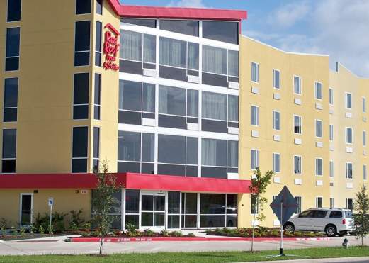 Red Roof Inn & Suites