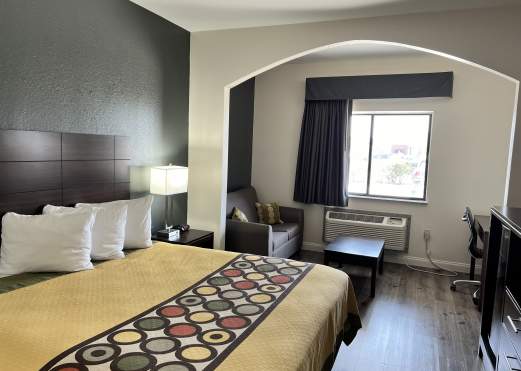 Econolodge/I-10 South