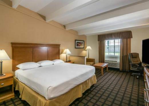 Super 8 by Wyndham Beaumont