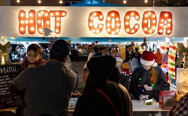 Hot Cocoa Christmas Stand