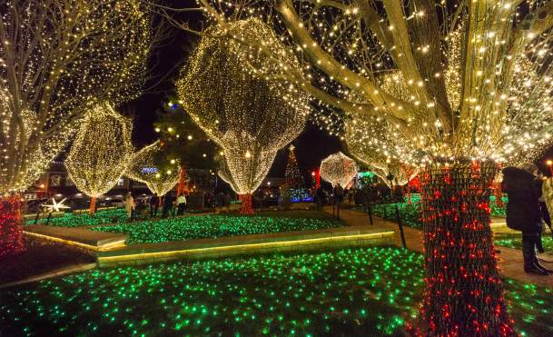 Your Guide to Holiday Shopping in Bentonville