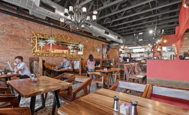 Guía Bilingüe de Comida en Bentonville: Restaurantes con Sabor a Casa