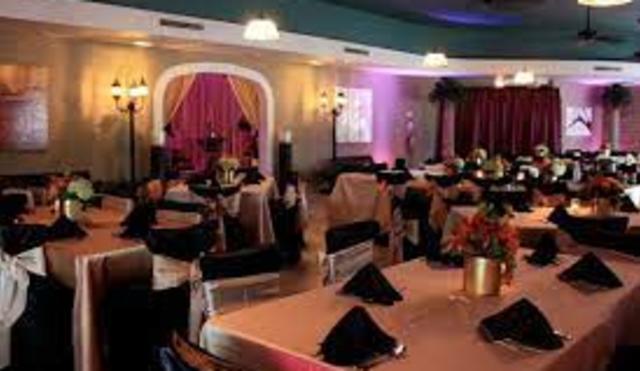 Luciano's restaurant store