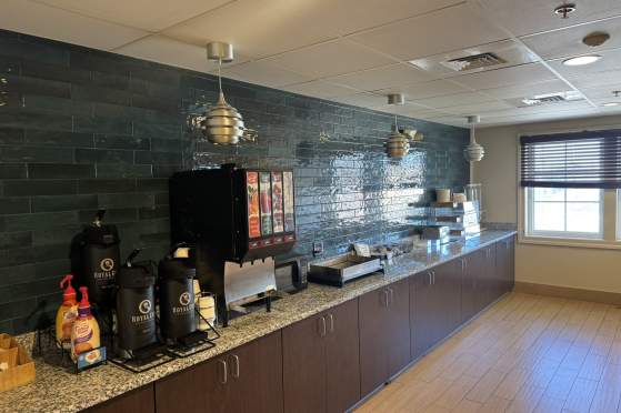 La Quinta Inn & Suites