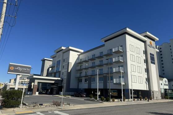 La Quinta Inn & Suites