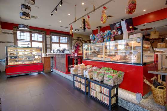 Win an Authentic Italian Cookie Tray from Touch Of Italy 66th St.