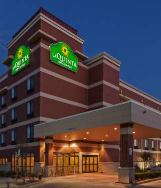 La Quinta Inn & Suites