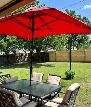 A COZY home in Trails South!