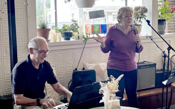 Sunday Sessions with Sara Albright, Rob Hunt & Friends