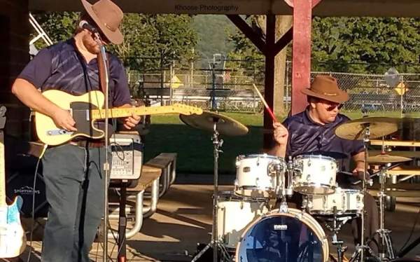 Live Music by Brotherz Unknown