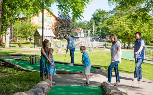Barnyard Swing Mini Golf & Family Fun Center