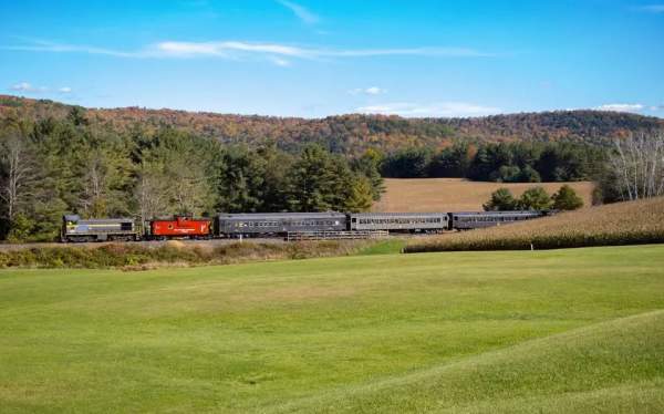 Fall Foliage Excursions