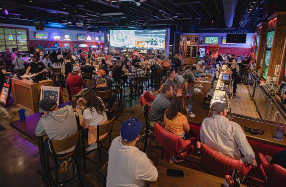 Puckers Sports Bar gameday