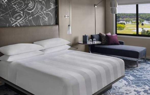 Stylish hotel room at Marriott Ann Arbor Ypsilanti