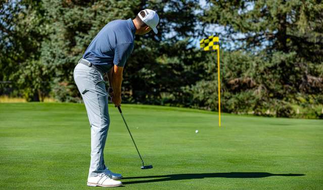 5 Extraordinary Places to Golf in the Cowboy State