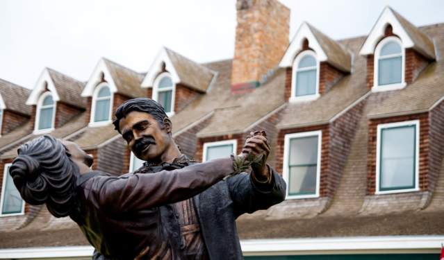 Traversing Wyoming with Ernest Hemingway