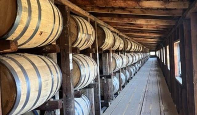 The Oak Experience: From Forest to Glass