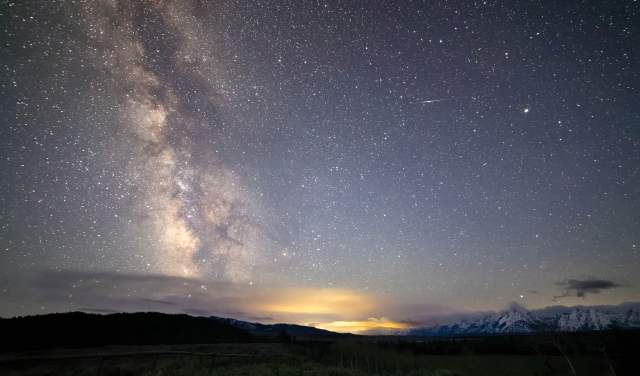 Dark Skies of Wyoming: A Complete Guide to Stargazing & Night Sky Viewing