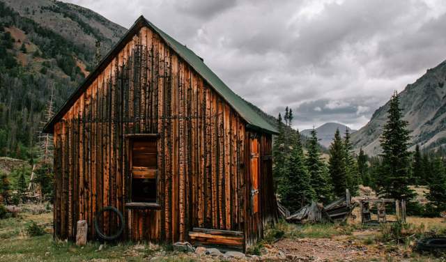 8 Wyoming Ghost Towns You Need to Explore