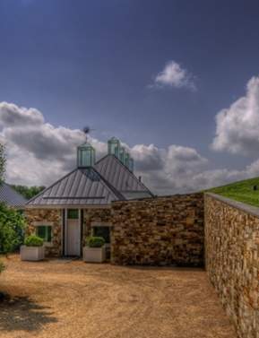 Outdoor view of Boxwood Winery in Loudoun County