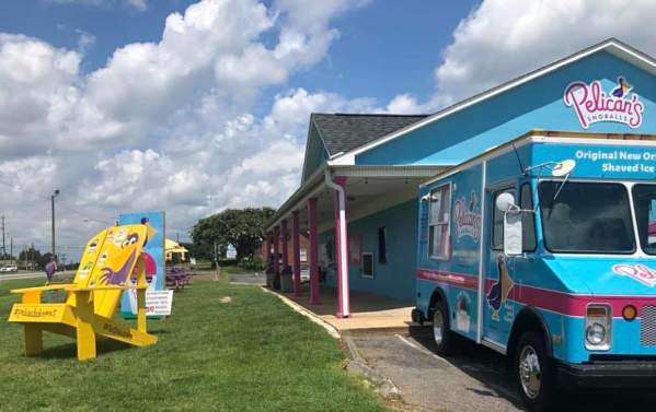 Pelican's Snoballs Hickory West
