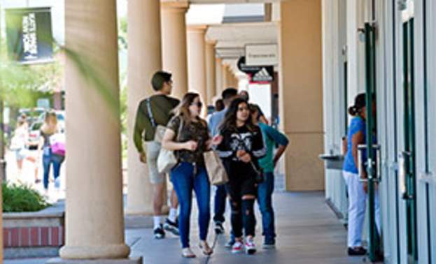 Gilroy Premium Outlets