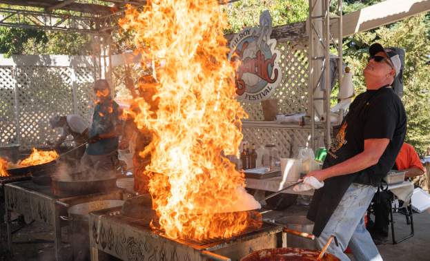 Pyro Chefs bring the heat at the Gilroy Garlic Festival