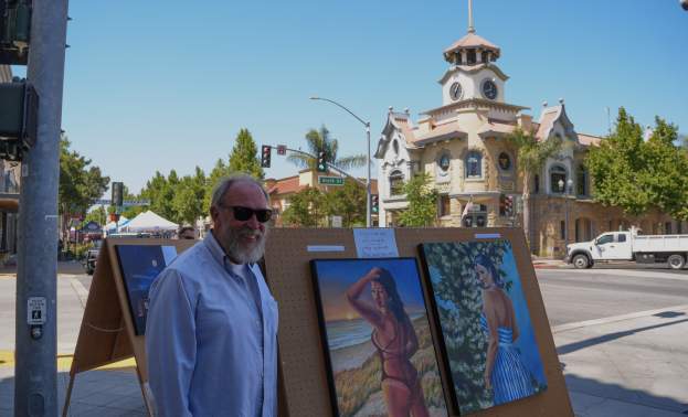 Art Vendors fill the street at the Heart of Gilroy event