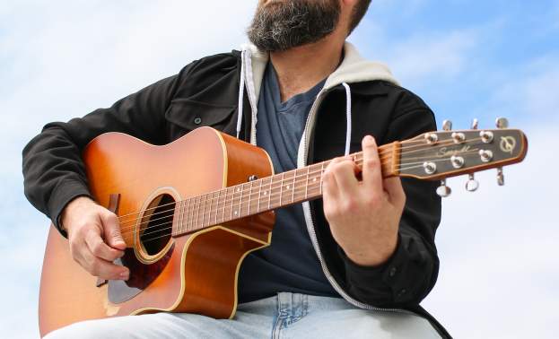 Cottage Creek presents live music by Nick DiSalvo