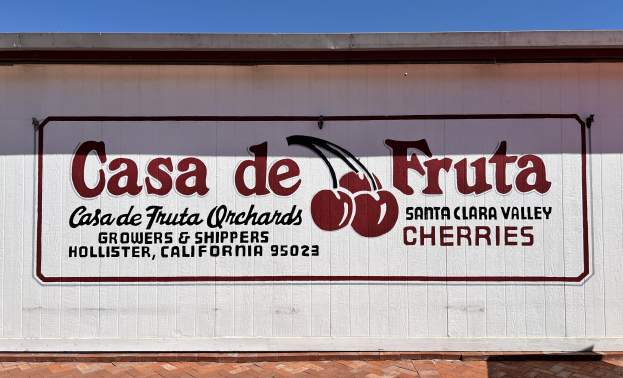 Casa de Fruta Farm Stand