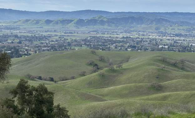Savannah Trail Loop at Coyote lake Harvey Bear Ranch - Harvey Bear Entrance