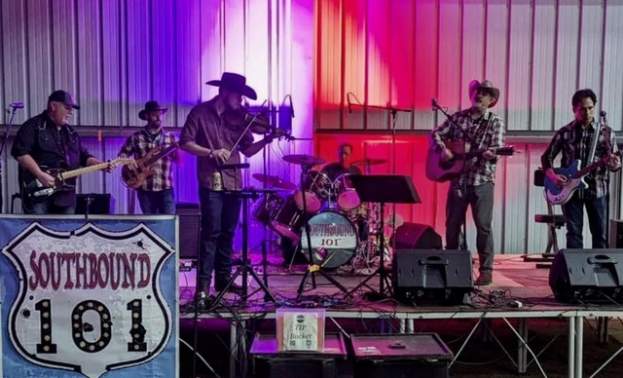 Cottage Creek Vineyards presents Live Music by Southbound 101