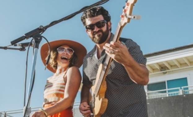 Cottage Creek presents Alex & Justina Lucero