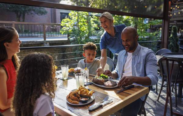 A Foodie's Guide to the Best Outdoor Dining in Gatlinburg