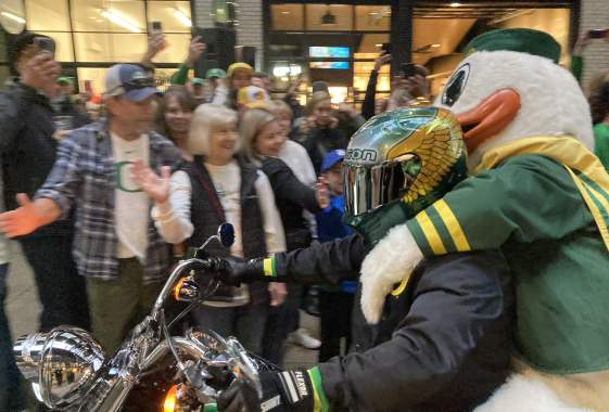 Where to Watch Duck Football Games