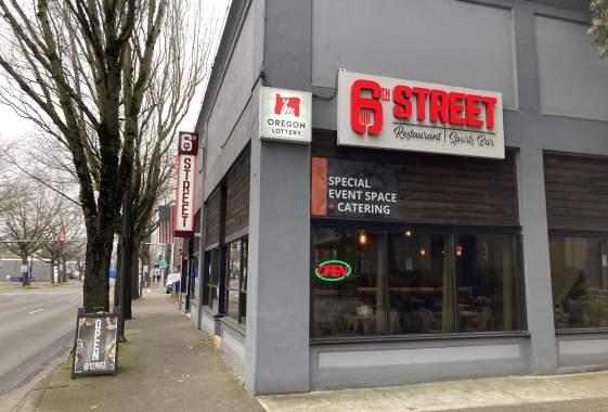 Oregon Duck Football Ticket Giveaway at 6th Street Restaurant & Sports Bar