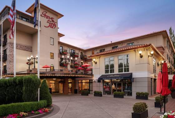 Inn at the 5th