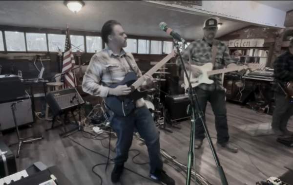 Live Music at Willow Glen Resort