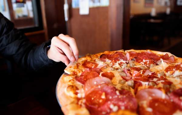 Pizanos Pizzeria
