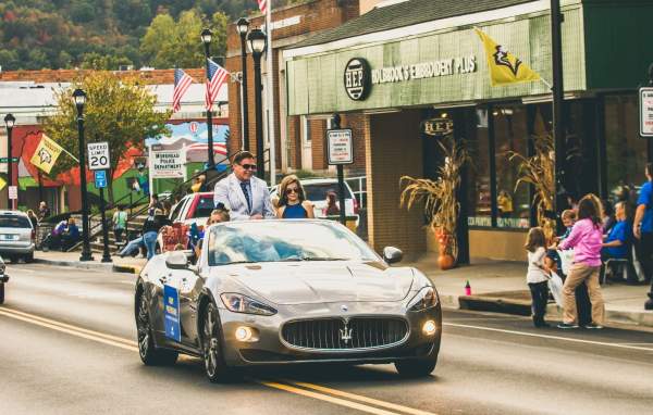 Maserati in parade