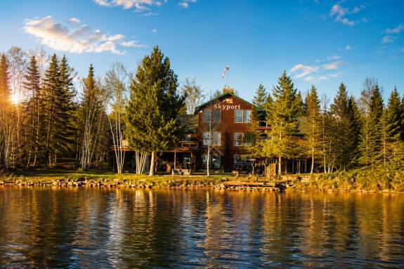 June Lakeside Lodging Special