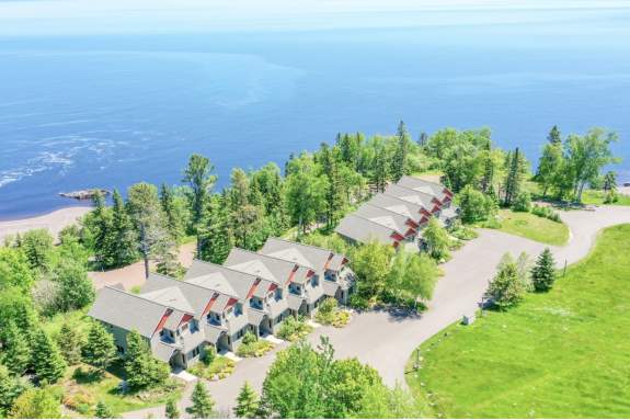 Save 20% on select homes with a Lake Superior view!