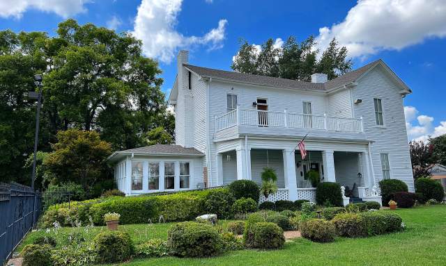 Explore The Lowry House