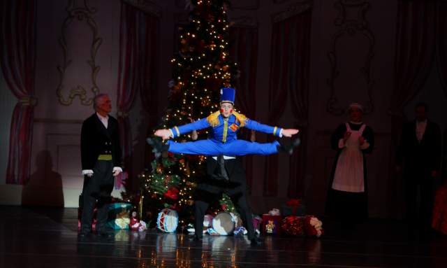 Holiday Plays and Shows in Huntsville, AL